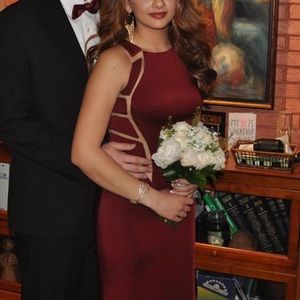 Fancy Burgundy Prom Dress/Gown